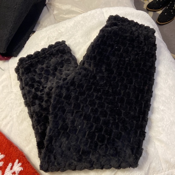 💙final price accepted 💙 Faux mink pants . - Picture 2 of 6